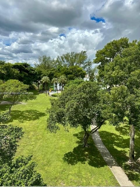 Недавно арендовано: $2,200 (2 спален, 2 ванн, 960 Квадратных фут)