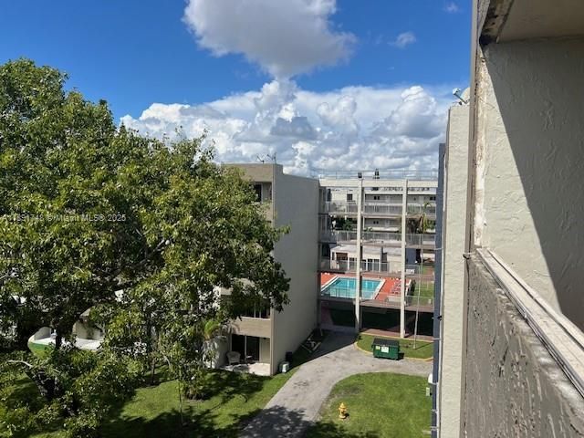 Недавно арендовано: $2,200 (2 спален, 2 ванн, 960 Квадратных фут)