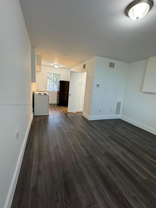 Active With Contract: $1,320 (0 beds, 1 baths, 6702 Square Feet)