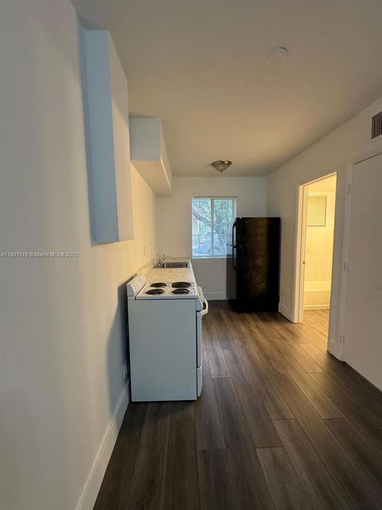 Active With Contract: $1,320 (0 beds, 1 baths, 6702 Square Feet)