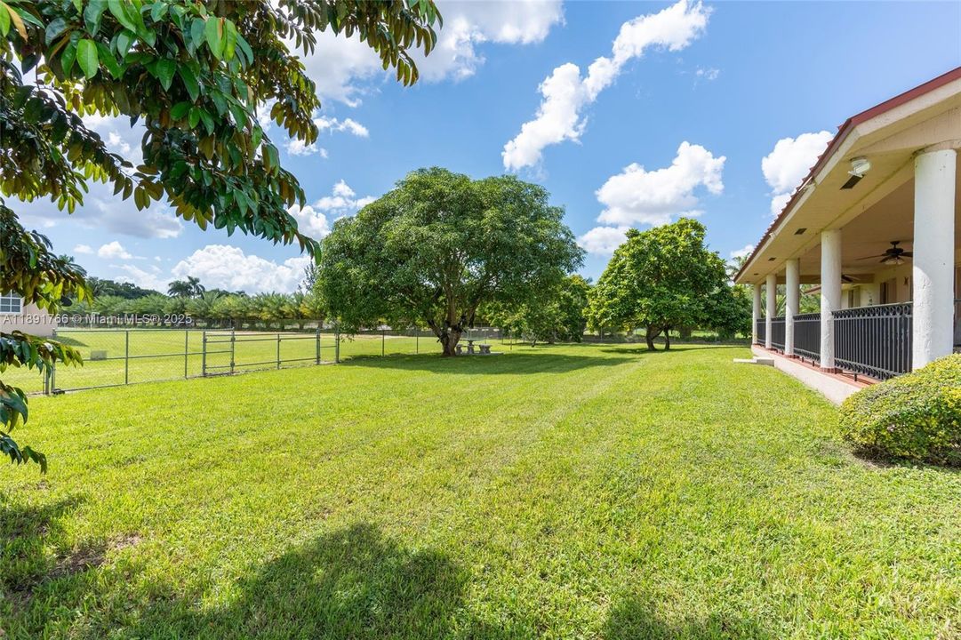 En Venta: $1,750,000 (4 camas, 3 baños, 2126 Pies cuadrados)