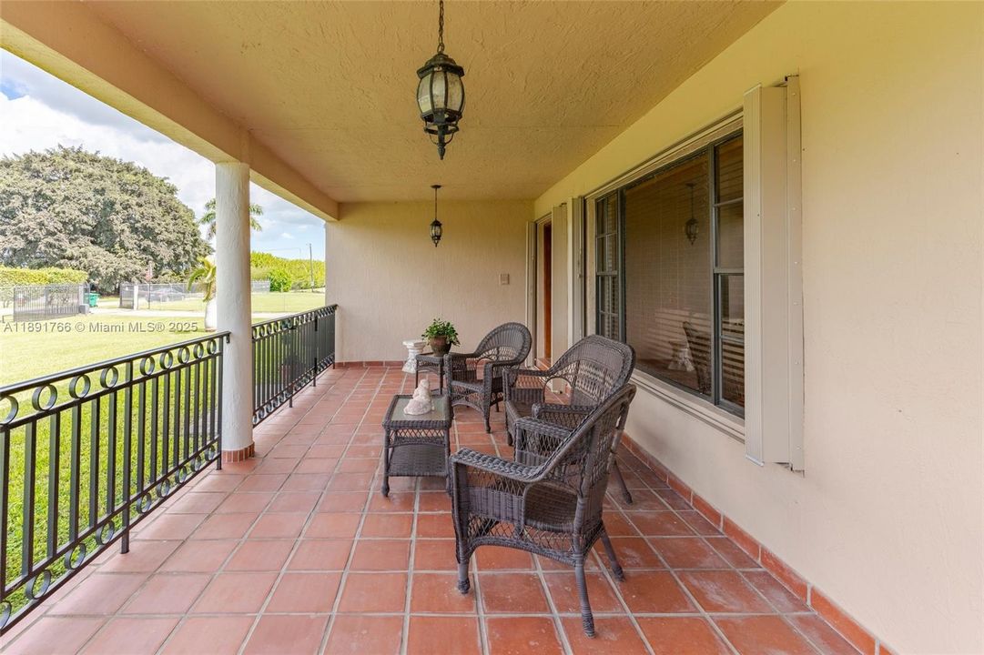 En Venta: $1,750,000 (4 camas, 3 baños, 2126 Pies cuadrados)