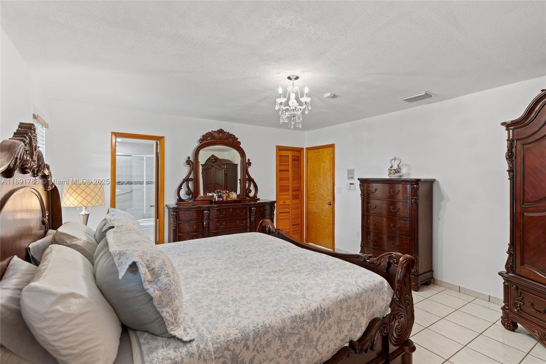 En Venta: $1,750,000 (4 camas, 3 baños, 2126 Pies cuadrados)