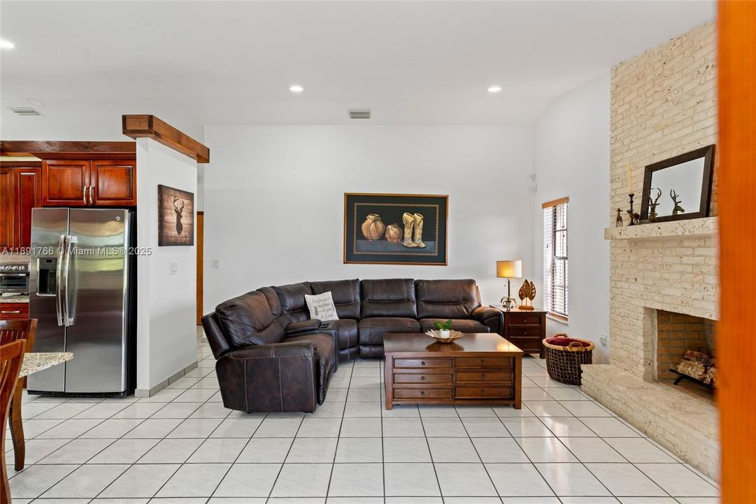 En Venta: $1,750,000 (4 camas, 3 baños, 2126 Pies cuadrados)