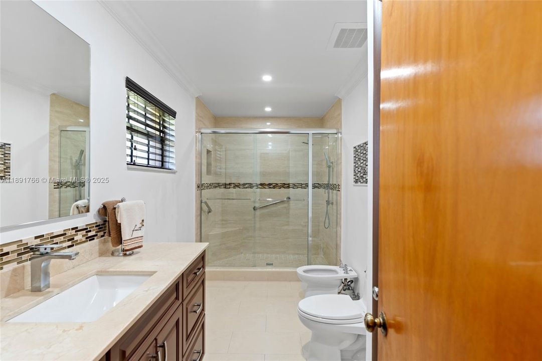 En Venta: $1,750,000 (4 camas, 3 baños, 2126 Pies cuadrados)