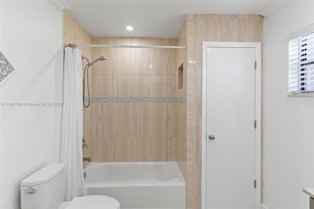 En Venta: $1,750,000 (4 camas, 3 baños, 2126 Pies cuadrados)