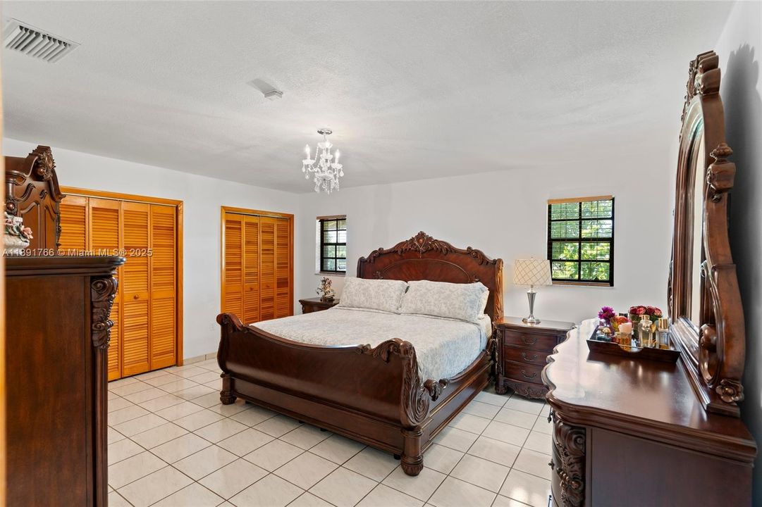 En Venta: $1,750,000 (4 camas, 3 baños, 2126 Pies cuadrados)