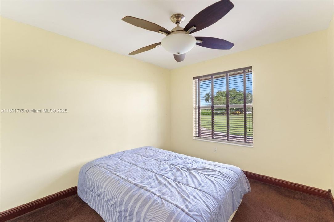 Vendido Recientemente: $897,000 (4 camas, 3 baños, 2299 Pies cuadrados)