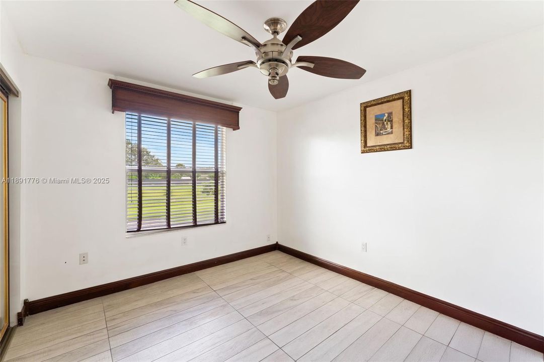 Vendido Recientemente: $897,000 (4 camas, 3 baños, 2299 Pies cuadrados)