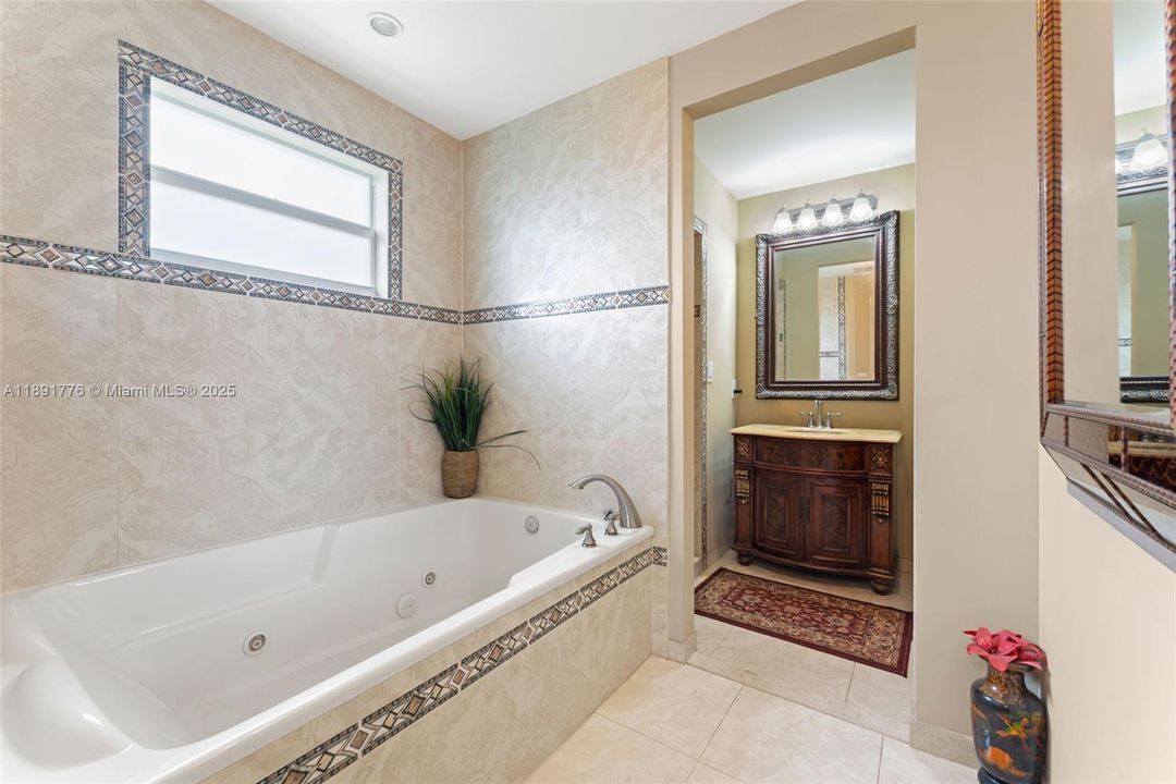 Vendido Recientemente: $897,000 (4 camas, 3 baños, 2299 Pies cuadrados)