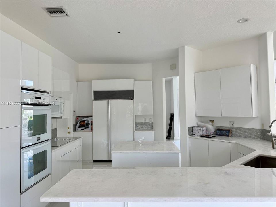 На продажу: $2,899,000 (4 спален, 4 ванн, 3516 Квадратных фут)