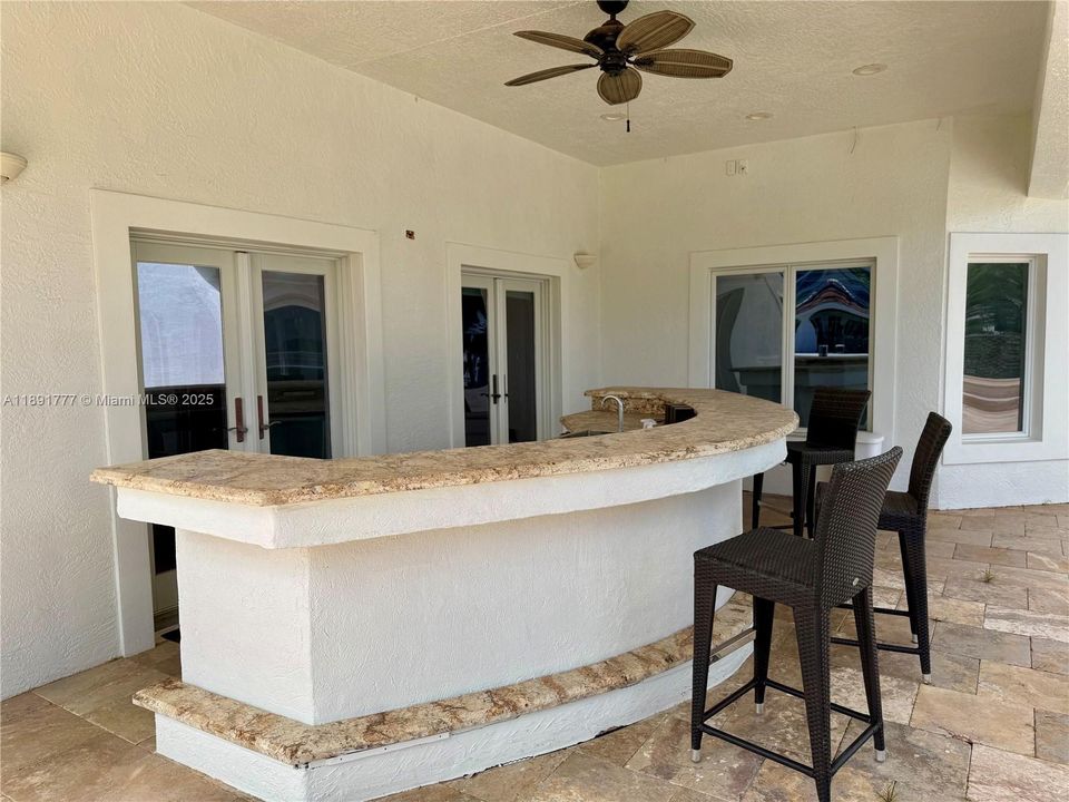 На продажу: $2,899,000 (4 спален, 4 ванн, 3516 Квадратных фут)