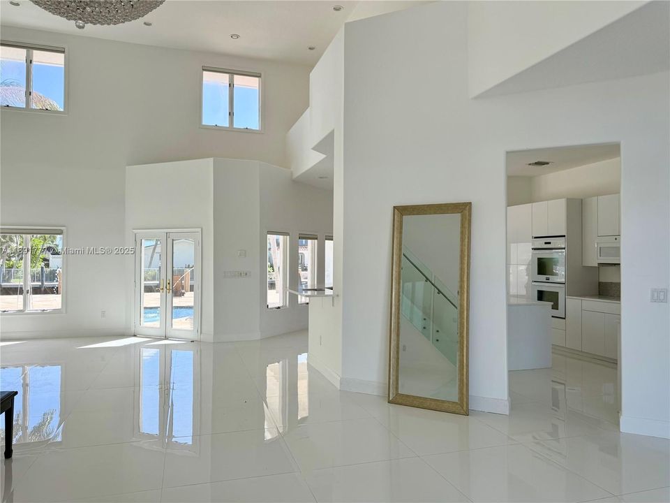 На продажу: $2,899,000 (4 спален, 4 ванн, 3516 Квадратных фут)