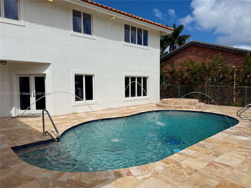 На продажу: $2,899,000 (4 спален, 4 ванн, 3516 Квадратных фут)