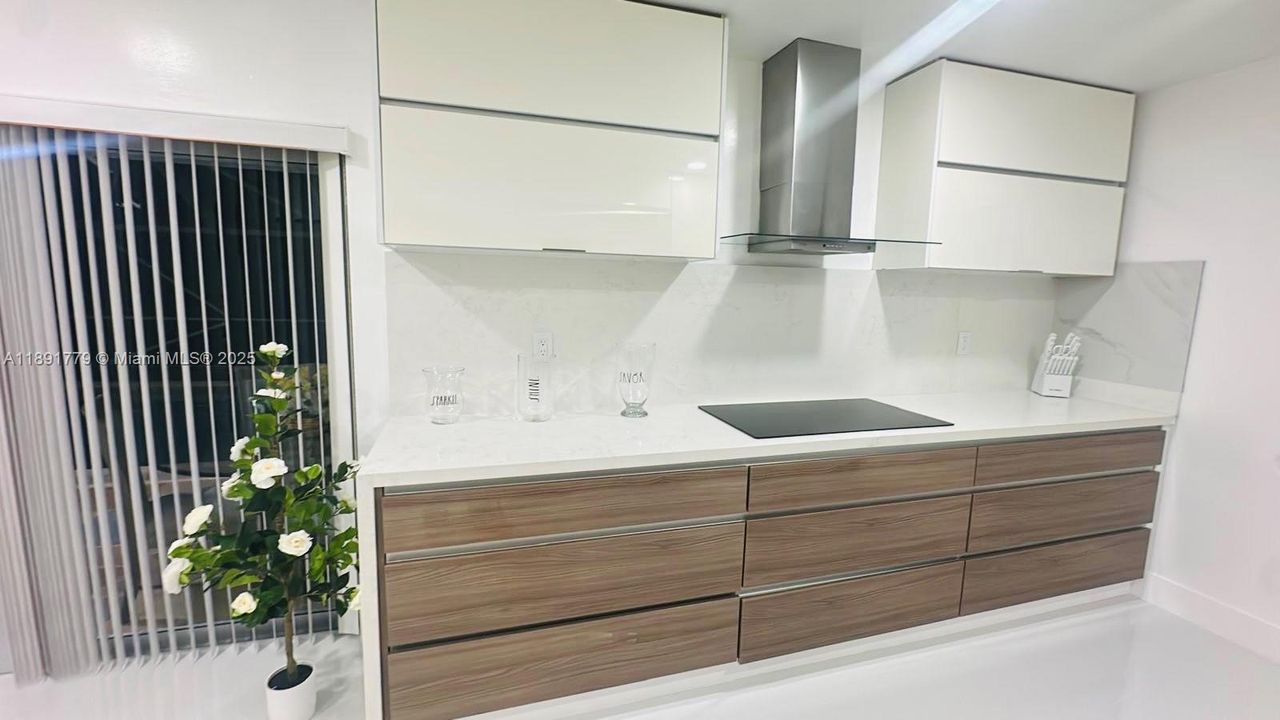 В аренду: $9,000 (3 спален, 2 ванн, 1734 Квадратных фут)