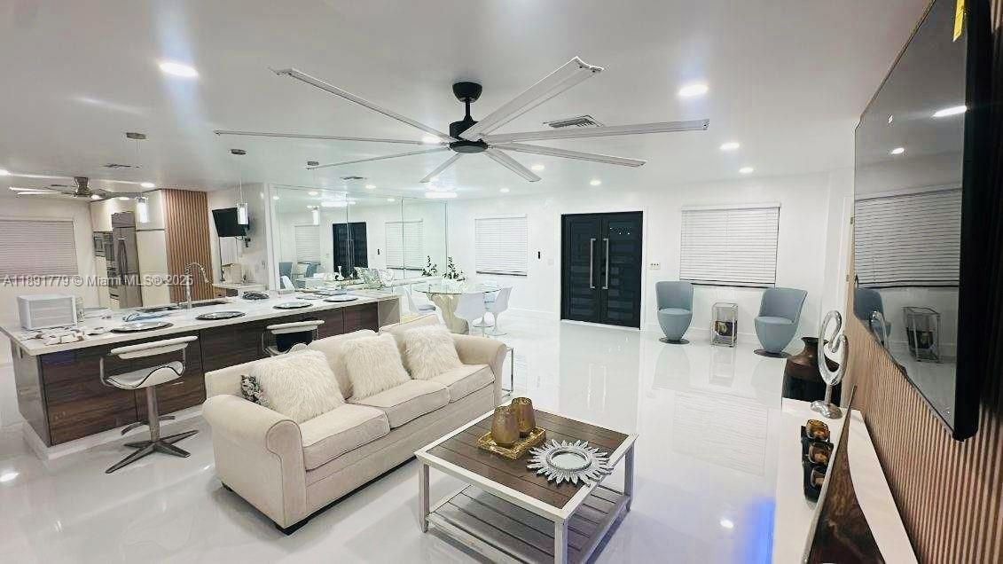 В аренду: $9,000 (3 спален, 2 ванн, 1734 Квадратных фут)