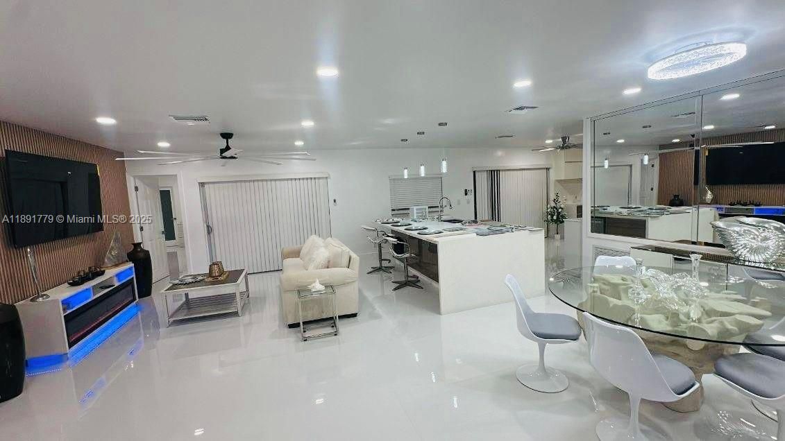 В аренду: $9,000 (3 спален, 2 ванн, 1734 Квадратных фут)