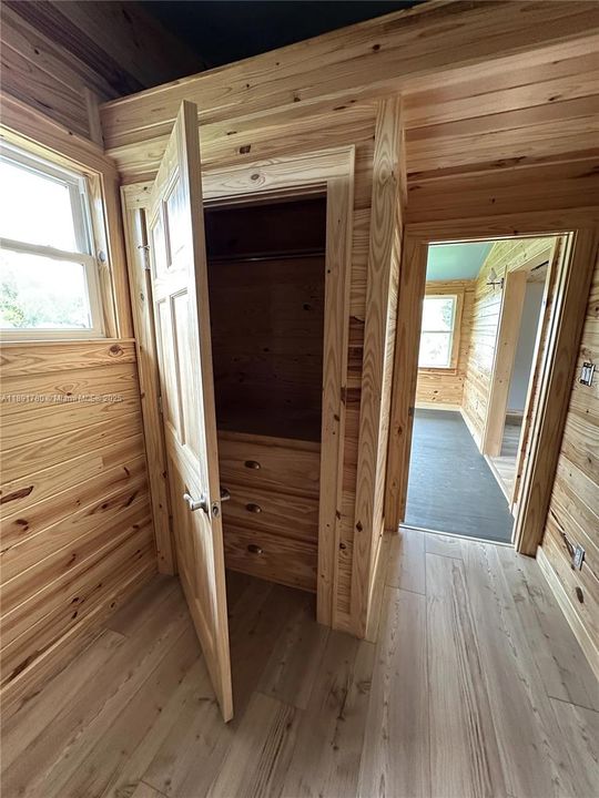 For Sale: $289,900 (3 beds, 2 baths, 2040 Square Feet)