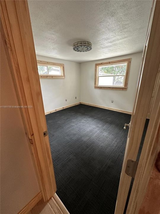 For Sale: $289,900 (3 beds, 2 baths, 2040 Square Feet)