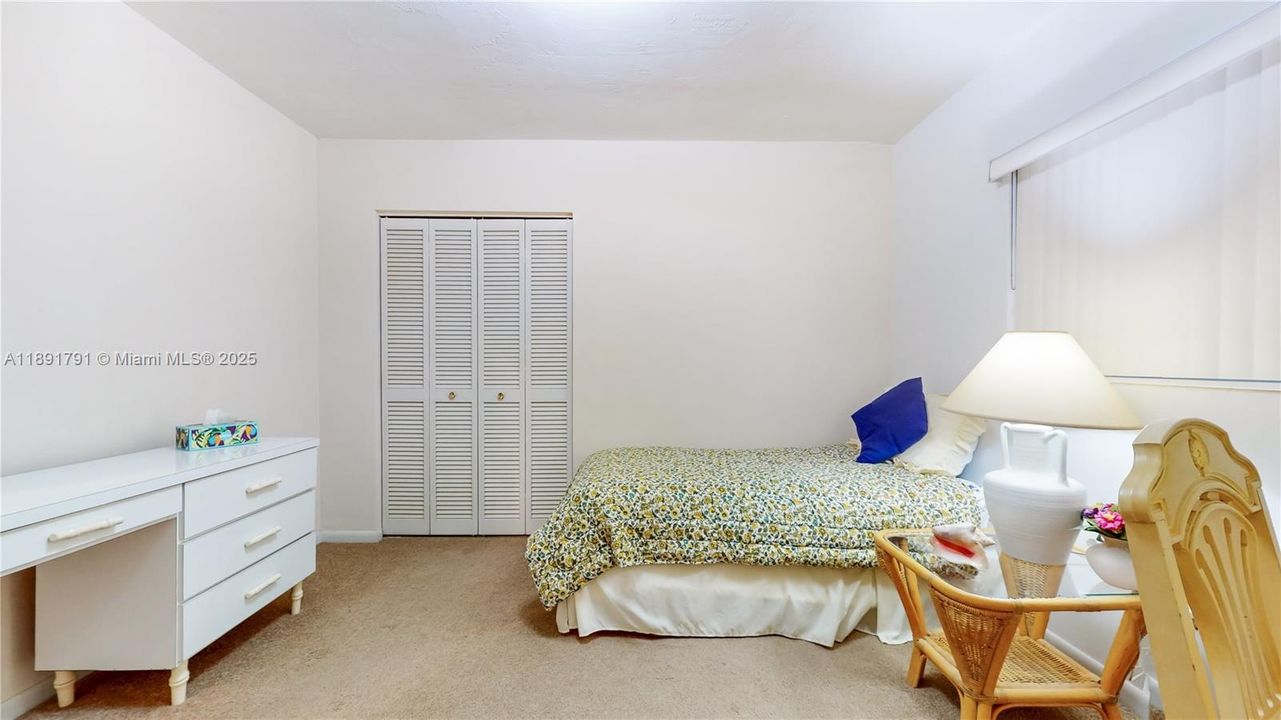 最近售出: $650,000 (4 贝兹, 3 浴室, 2029 平方英尺)