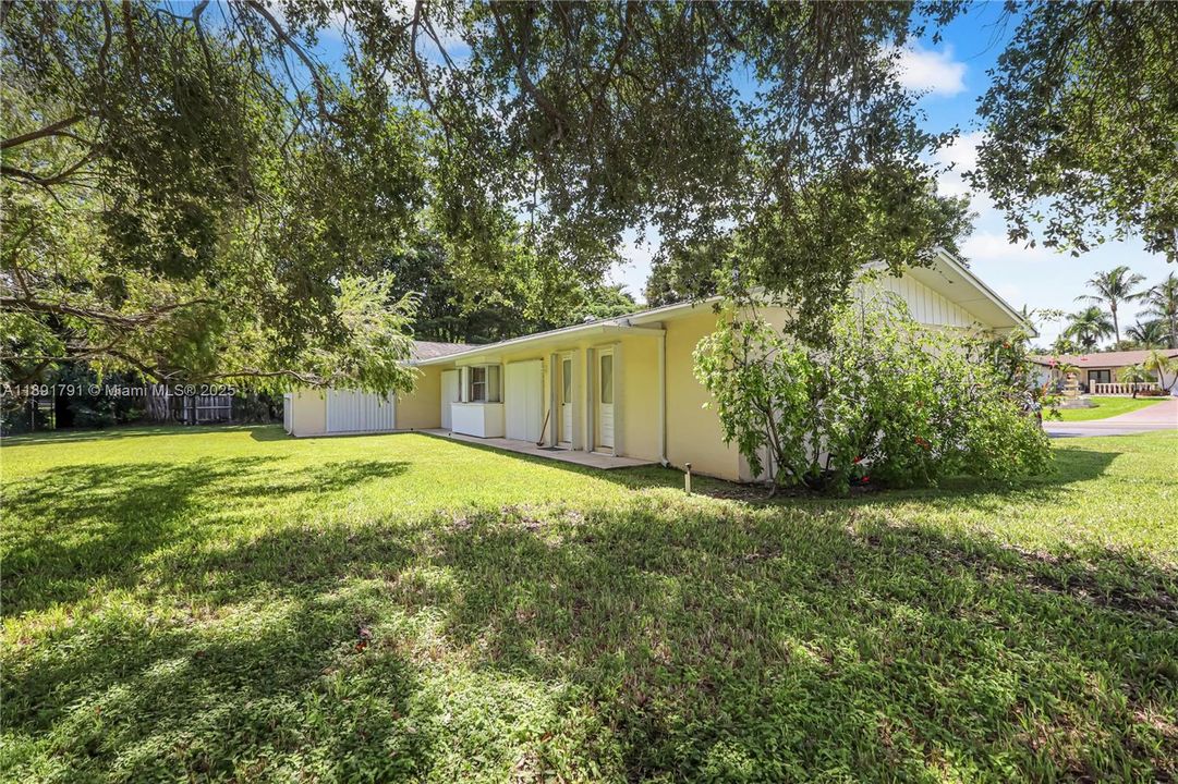 最近售出: $650,000 (4 贝兹, 3 浴室, 2029 平方英尺)