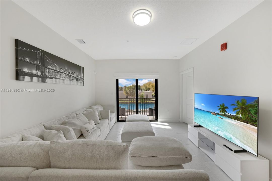 待售: $525,000 (3 贝兹, 2 浴室, 1124 平方英尺)