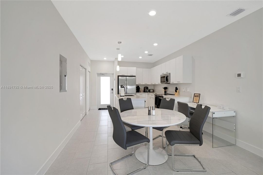 待售: $525,000 (3 贝兹, 2 浴室, 1124 平方英尺)