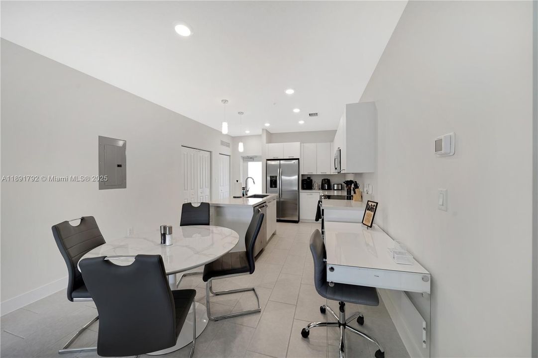 待售: $525,000 (3 贝兹, 2 浴室, 1124 平方英尺)