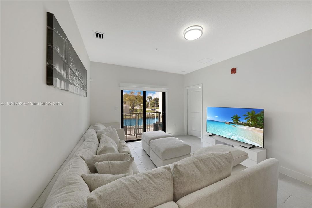 待售: $525,000 (3 贝兹, 2 浴室, 1124 平方英尺)