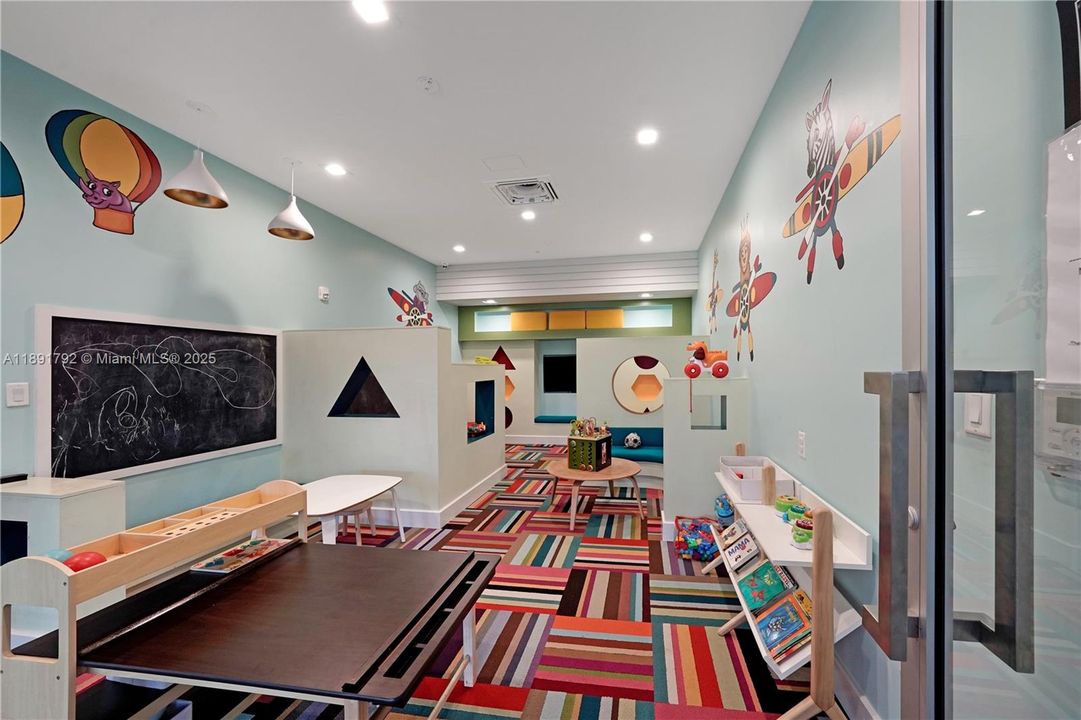 待售: $525,000 (3 贝兹, 2 浴室, 1124 平方英尺)