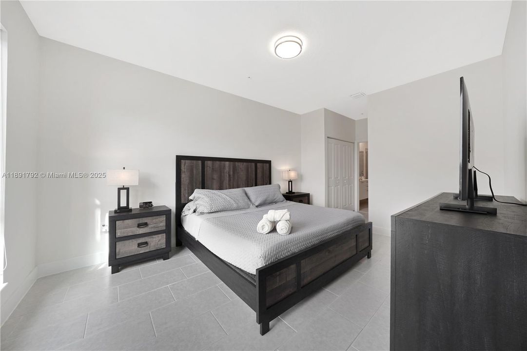 待售: $525,000 (3 贝兹, 2 浴室, 1124 平方英尺)