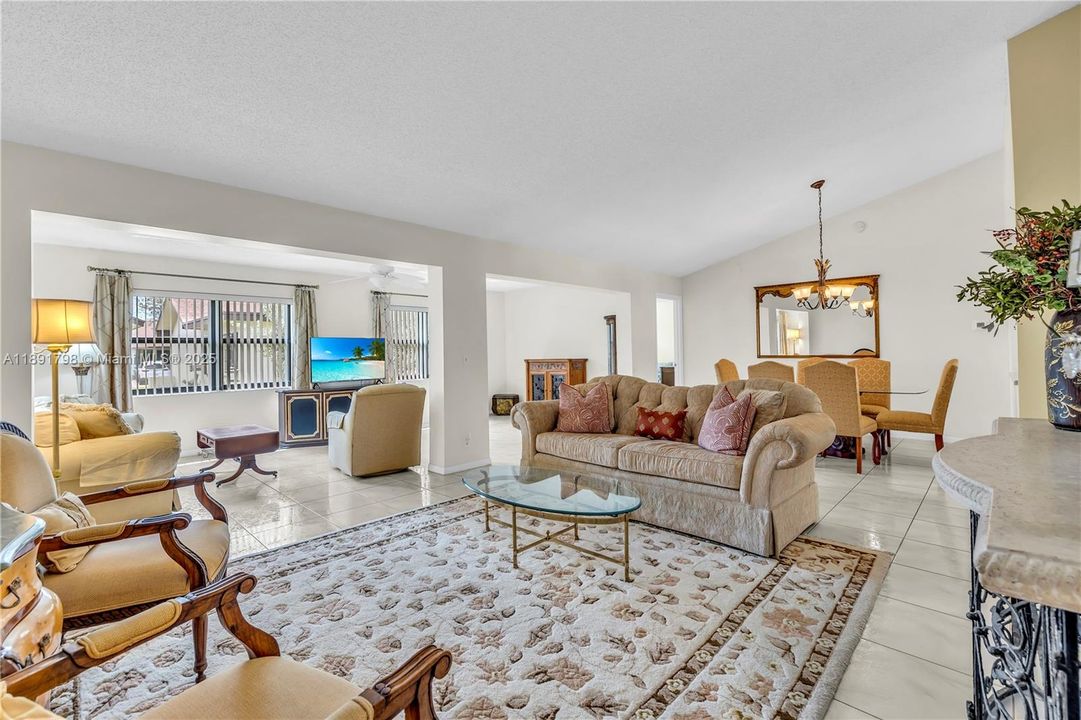 Natural light throughout