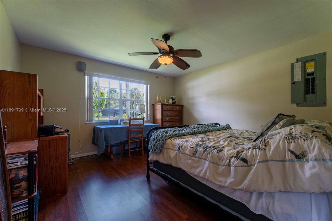 待售: $249,000 (2 贝兹, 2 浴室, 0 平方英尺)