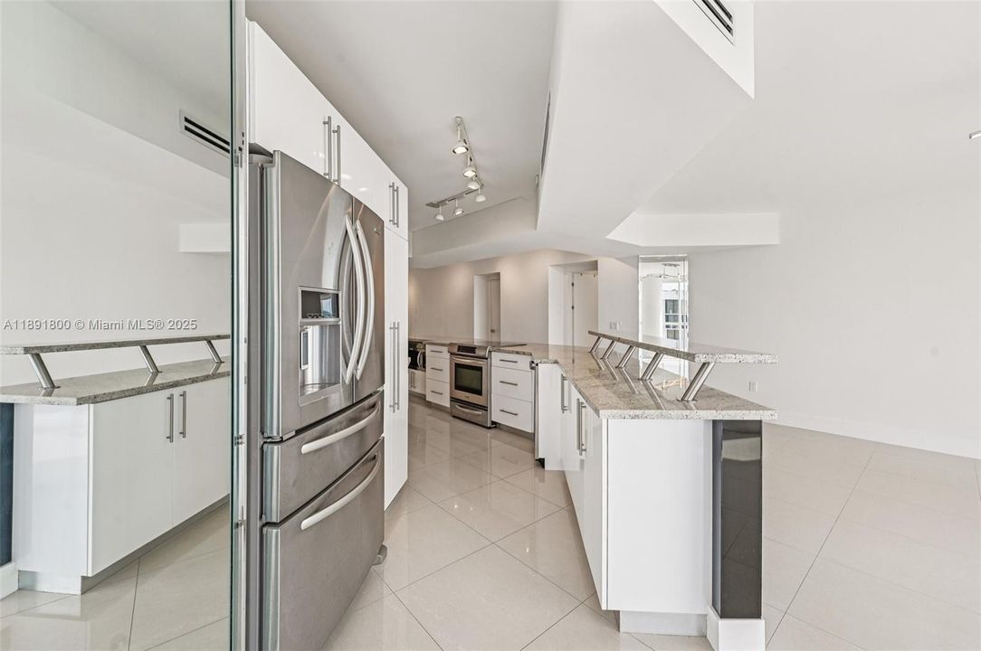 待售: $1,400,000 (3 贝兹, 2 浴室, 1700 平方英尺)