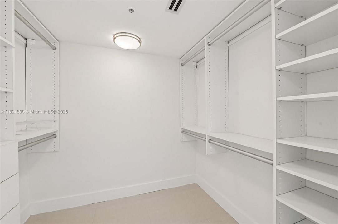 待售: $1,400,000 (3 贝兹, 2 浴室, 1700 平方英尺)