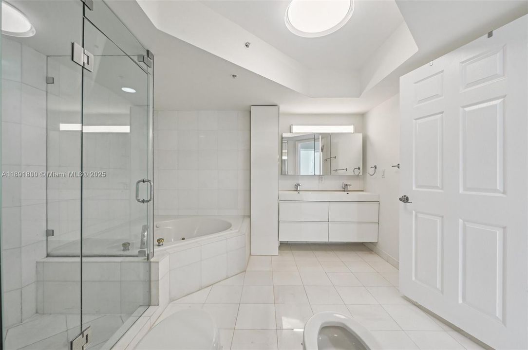 待售: $1,400,000 (3 贝兹, 2 浴室, 1700 平方英尺)