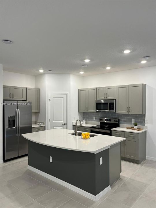 出租: $2,050 (3 贝兹, 2 浴室, 1615 平方英尺)