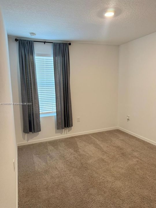 出租: $2,050 (3 贝兹, 2 浴室, 1615 平方英尺)