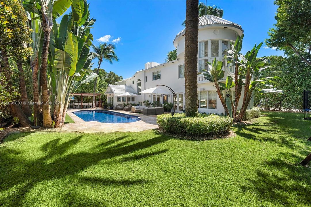 待售: $6,000,000 (6 贝兹, 6 浴室, 4389 平方英尺)