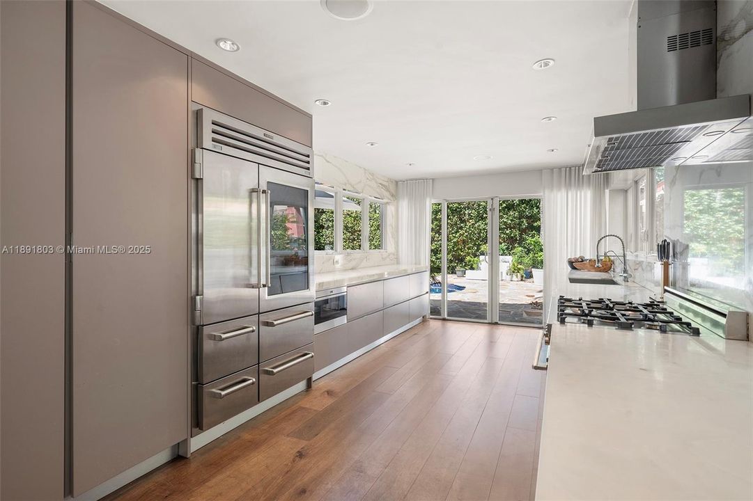 待售: $6,000,000 (6 贝兹, 6 浴室, 4389 平方英尺)