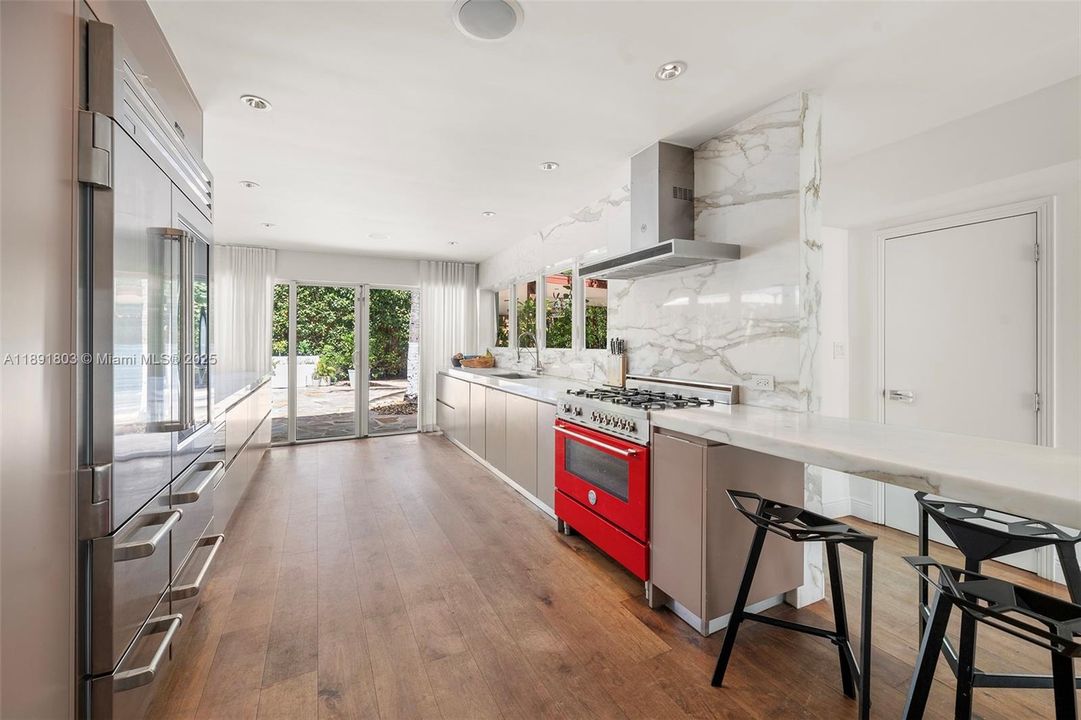 待售: $6,000,000 (6 贝兹, 6 浴室, 4389 平方英尺)