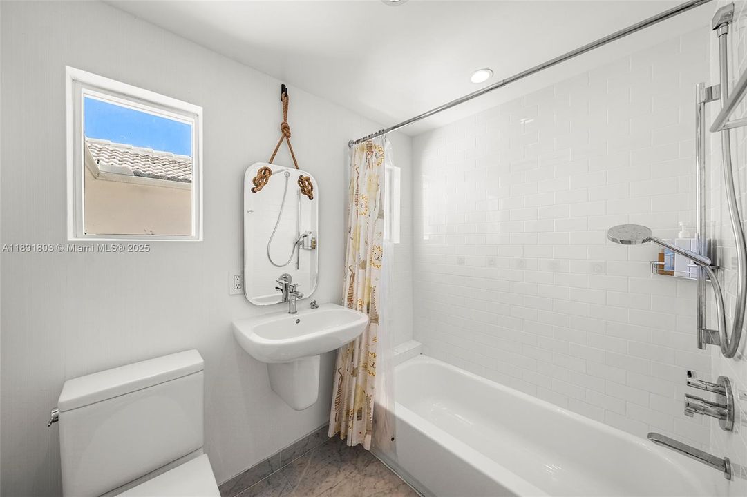 待售: $6,000,000 (6 贝兹, 6 浴室, 4389 平方英尺)