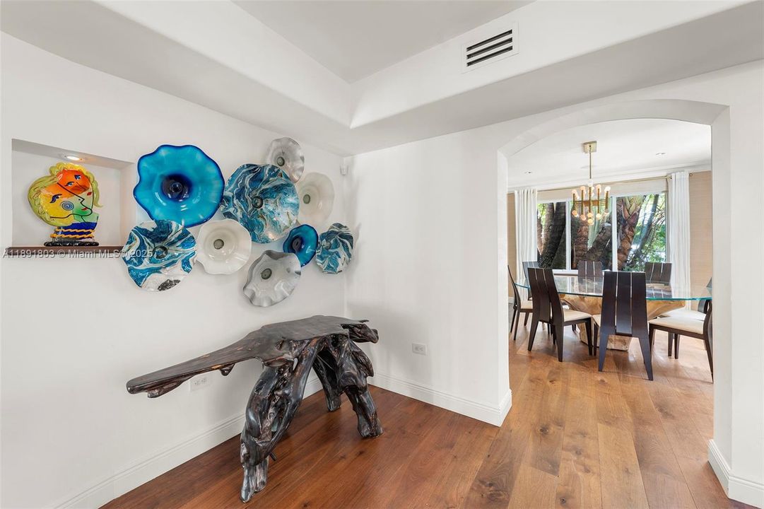 待售: $6,000,000 (6 贝兹, 6 浴室, 4389 平方英尺)