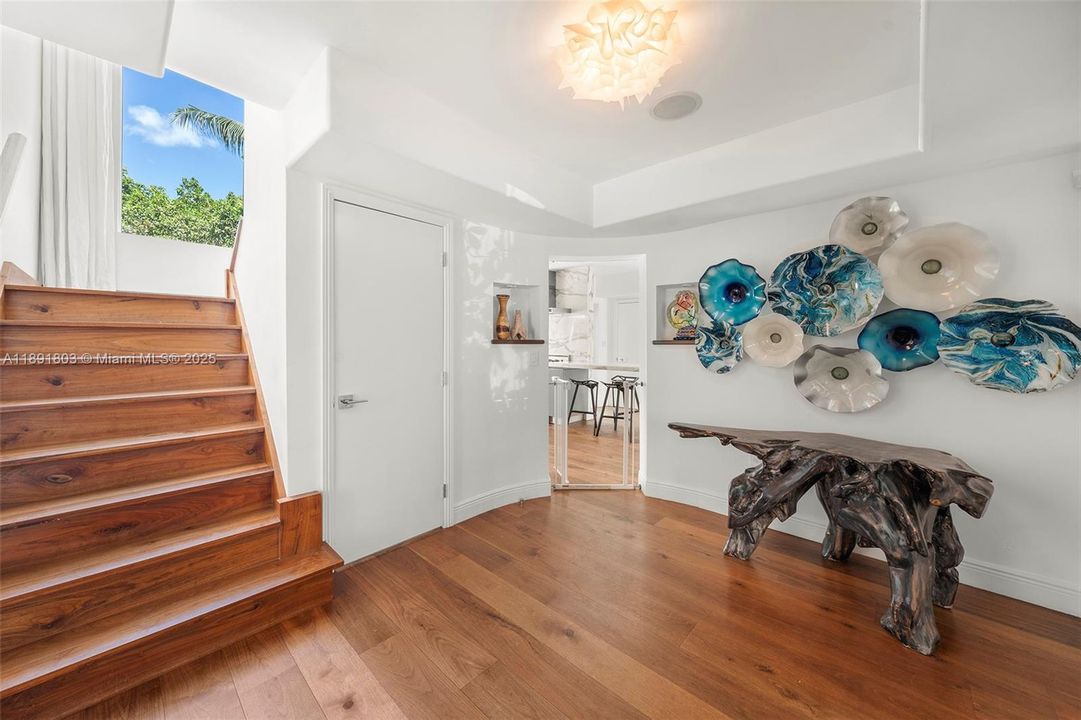 待售: $6,000,000 (6 贝兹, 6 浴室, 4389 平方英尺)