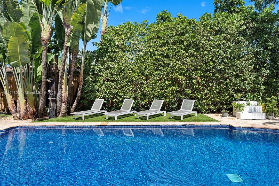 待售: $6,000,000 (6 贝兹, 6 浴室, 4389 平方英尺)