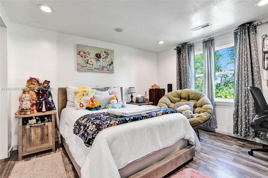 For Sale: $209,000 (4 beds, 3 baths, 5479 Square Feet)