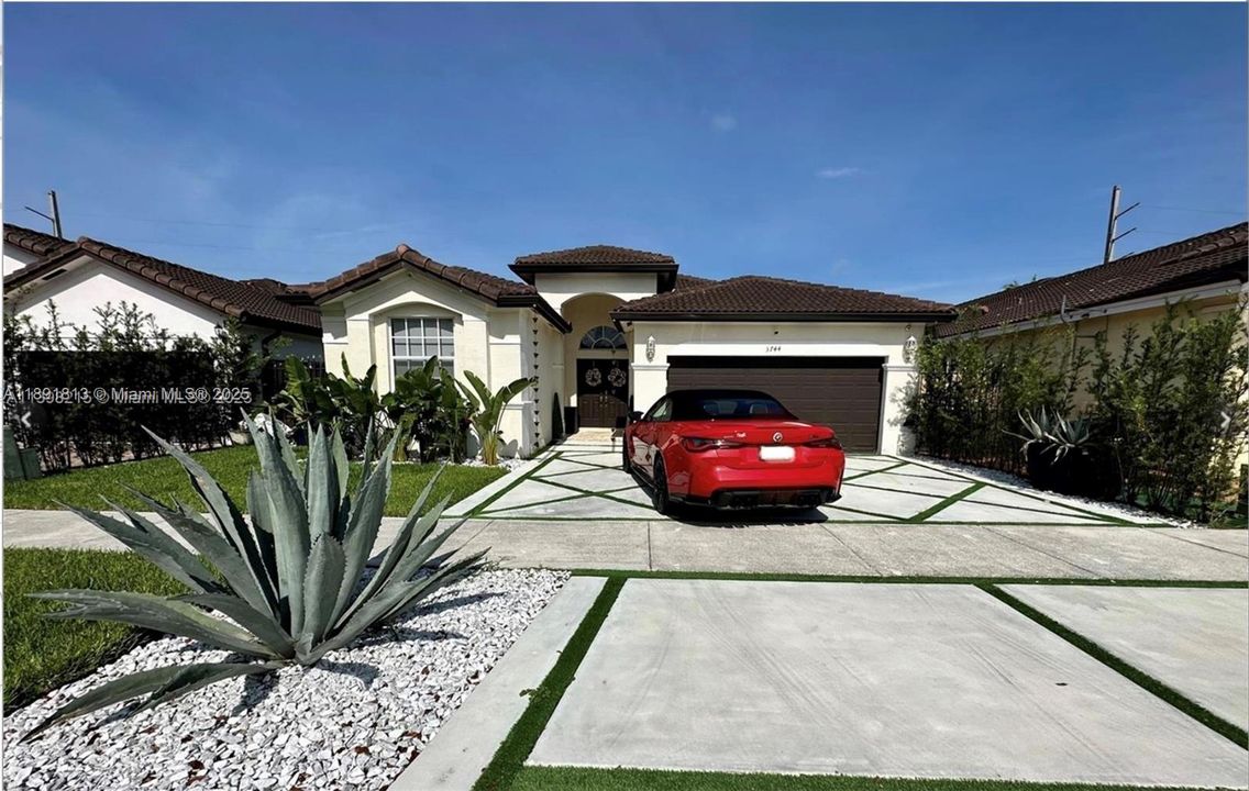 For Sale: $815,000 (3 beds, 2 baths, 2229 Square Feet)