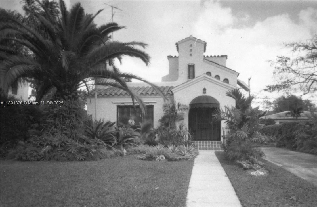 Active With Contract: $1,795,000 (4 beds, 3 baths, 2149 Square Feet)