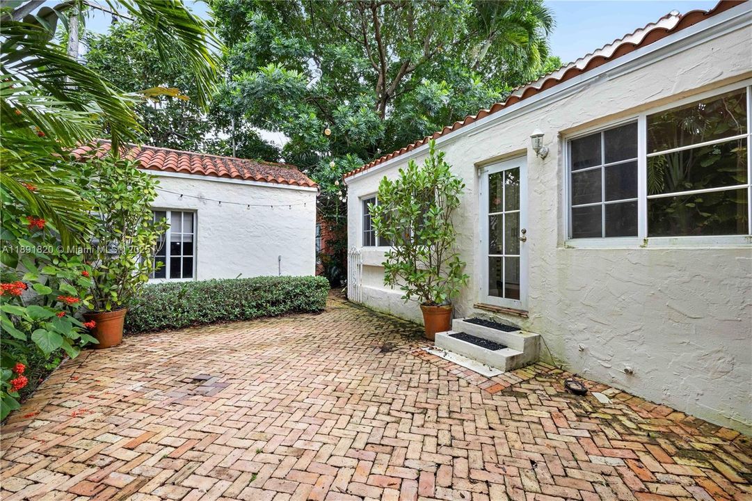 Active With Contract: $1,795,000 (4 beds, 3 baths, 2149 Square Feet)