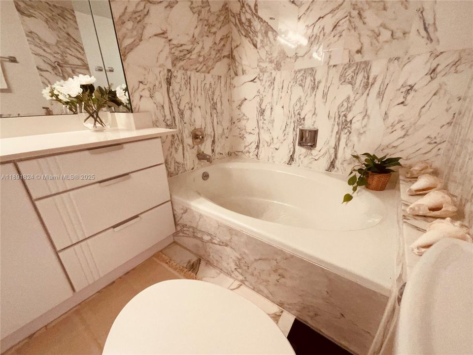 На продажу: $895,000 (2 спален, 2 ванн, 1760 Квадратных фут)